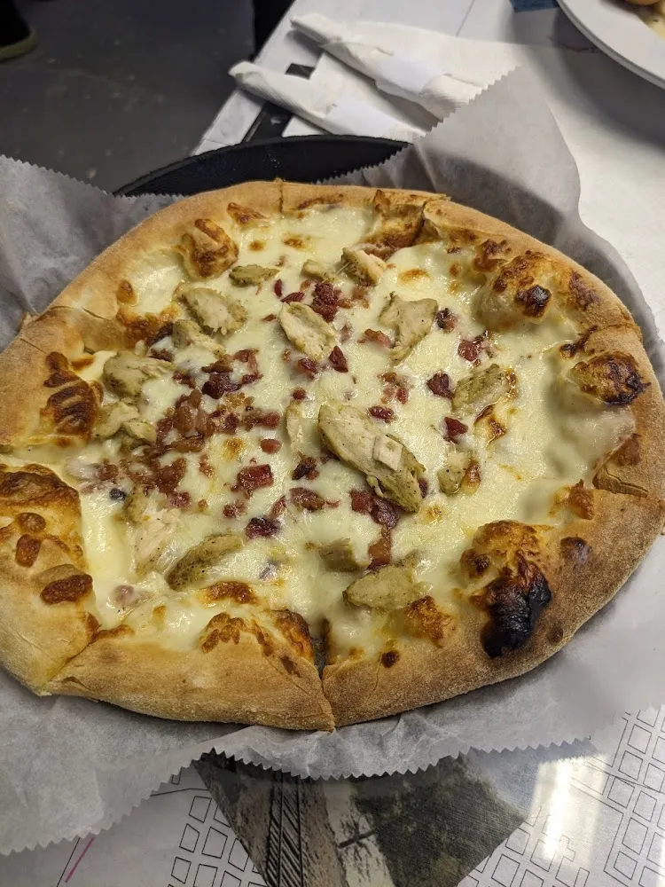 Chicken Alfredo Pizza